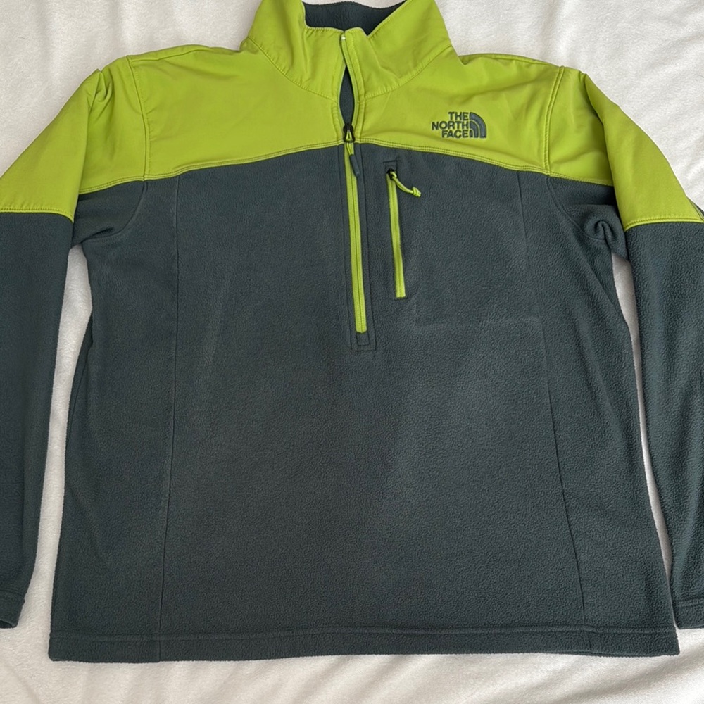 The North Face Men's Green and Gray Sweater